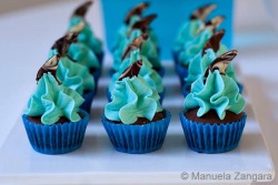 gastrogirl:  mini chocolate and vanilla shark cupcakes.  Shark