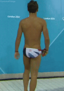 footyandthings:  More Tom Daley I love Tom’s sexy strut 