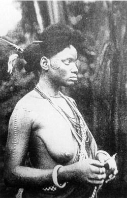 ukpuru:   A member of the Ngbogha-Ndem [Ekoi] association, photographed