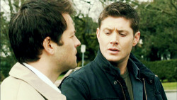 pineappledean:  pockytardis:   #what a heterosexual way to look