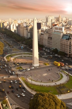 belen98:  vivirdormiramar:  Buenos Aires, Argentina. Obelisco