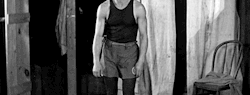bustrkeatn:  1/100 Favorite Buster Keaton gifs.  Mam retrofilię.