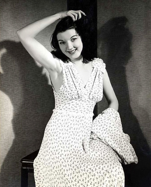 A very young Jessica Rogers poses for a pinup photo.. Eventually, she’d become known as Burlesque’s “WOW Girl”!..