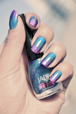 nailpornography:     Holographic gradient nails by me. :D   Submitted