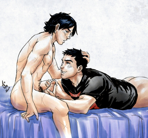 yesyaoiyeah:  Superboy & Robin from Teen Titans drawn by aimoia Tim Kon, just perfect! Now I know who’s the artist!! XD 