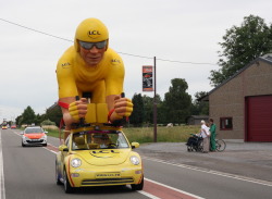 dontrblgme:  “Le tour de France” begins in my country !