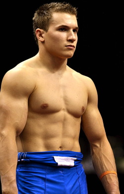 mostlyredheads:  Redheaded American Olympic gymnast Jonathan Horton. Heâ€™s 5â€™2â€ of red-haired goodness. 