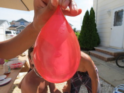 obay-biebur:  sex-flags:  mik3-waz0wski:  pl4ydough:  water balloon