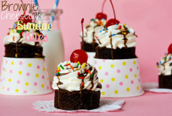 gastrogirl:  brownie cheesecake sundae bites. 