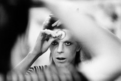 mayanhandballcourt:  David Bowie, MakeupPhotographer Mick Rock(via