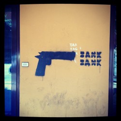 Bank! Bank!   (Scattata con Instagram presso Teatrino degli