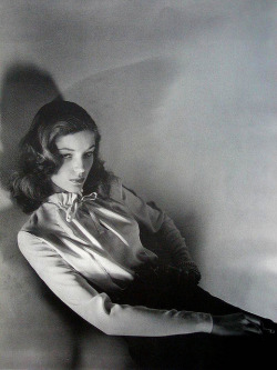 faredisfare:  Jerry Plaucer-Sarna, Lauren Bacall, 1944 