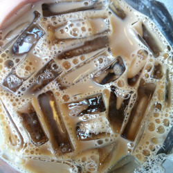 uglyrabbits:  uurban:  dandelionwiine:  Iced chai latte - yum