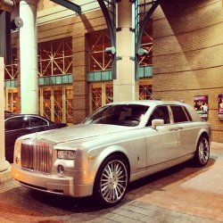 flydef:  Rolls Royce Phantom  