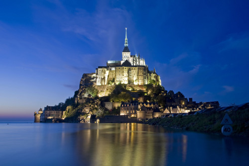 landscapelifescape:  France - Normandie - Mont Saint-Michel (by Thierry B)