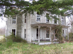 previouslylovedplaces: abandoned house by intheburg on Flickr.