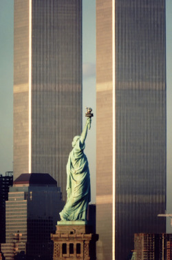 process-vision:  Statue of Liberty & WTC 