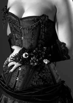 ffncollector:  Nice corset :) 