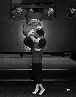 aeternums: California, 1950 - A soldier leans out of a train