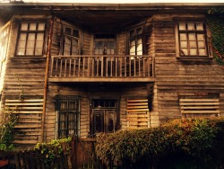   Una casa olvidada… Puerto Montt // Chile  Nos perdimos en