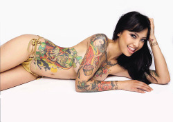 ilovetattooedwomen:  Reblog if you think she’s sexy!! Model: