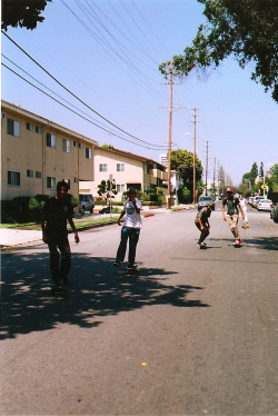 mongopushing:  pandamoni-um:  mongopushing:  skating somewhere