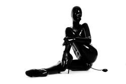 landoflatex:  My Rubber Mind - Time for some Heavy Rubber sexiness! 