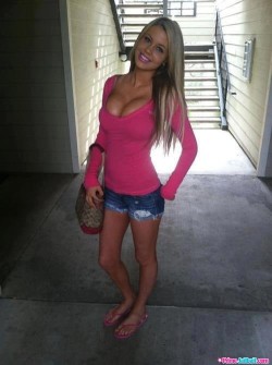 stewpot18:  What a young bimbo in the making       (via TumbleOn)