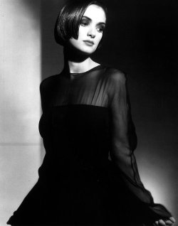 vampdreaminginhollywood:  Winona Ryder 