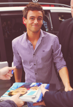 ghostindamirror:  Tom Daley arrives for his book signing at the