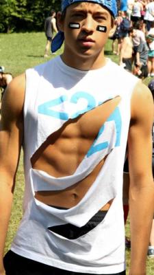 notsonudenudeboys:i want that shirt when youre done with it.