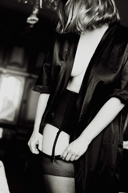 mademoiselle-oh:  Tonight I want to be at the mercy of your imagination