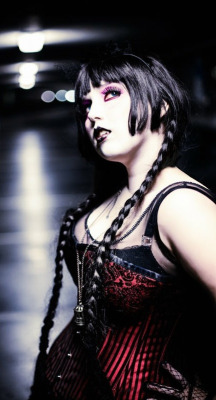 londonwarrior:  Goth Plaits