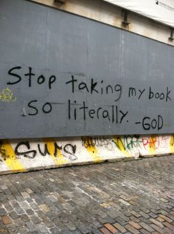 suicidair-e:  andrewbreitel:  Best street graffiti I’ve ever