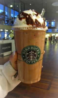 y0rkieee:  whippedcreame:  yum!  NEED ONE OF THESE NOW  