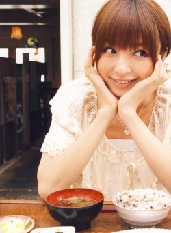 mincang:  明日が月曜日だという事を一瞬だけ忘れさせてくれる美女の画像×４０