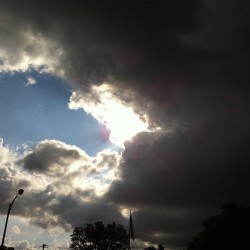 Half sunny half cloudy. #instaphoto #clouds #nofilter #mycity