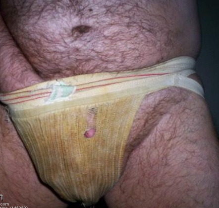 There is nothing that beats a dominant bear that smells strongly by sweat, piss and smegma.