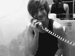 erutaro:  Seunghyun and the phone.  Hey! Calm down, calm down.