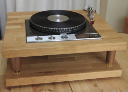 shari-vari:  Garrard Turntable 