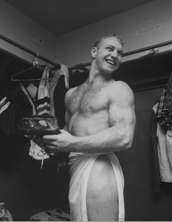 nothingexceedslikeexcess:  Chicago Blackhawks Bobby Hull, 1960.