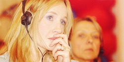 whatthefawkes:  → 31 - 32/50 favourite pictures of Jo Rowling