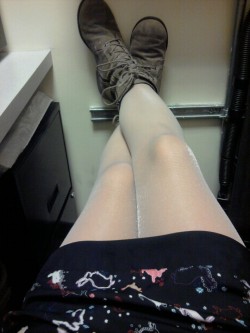 gibletsthecat:  I got new tights at work and put them on ASAP.