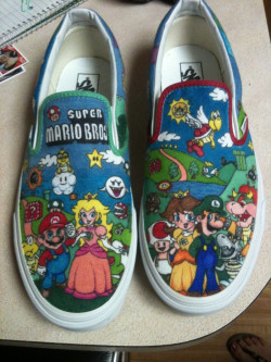 copiouslygeeky:  Custom Mario Shoes  These were drawn and coloured with sharpies.  Created by This Guy