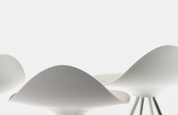 therawhouse:  love-spain:  Onda means wave in spanish, this stool