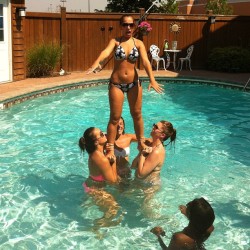 adrenaalynnejunkie:  @jaamiemedeiros @_monikaalicia  #stunt #cheer #pool #party (Taken with Instagram)