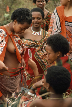 naturalblackgirls:   fuckyeahafricangirls:   Swazi Tribe, Swaziland-