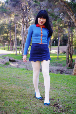 pantyhoseparty:  White opaque tights with blue skirt and top