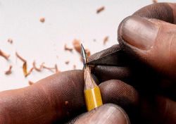 showslow:  The intricate magic of pencil lead sculptor Dalton