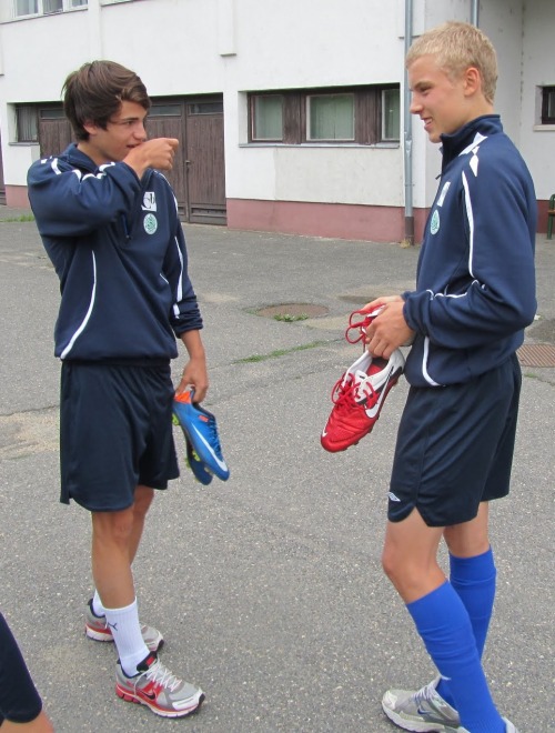 joshishorny2:  preppygayjock:   Soccer      wonder what’s going to happen in the locker room  